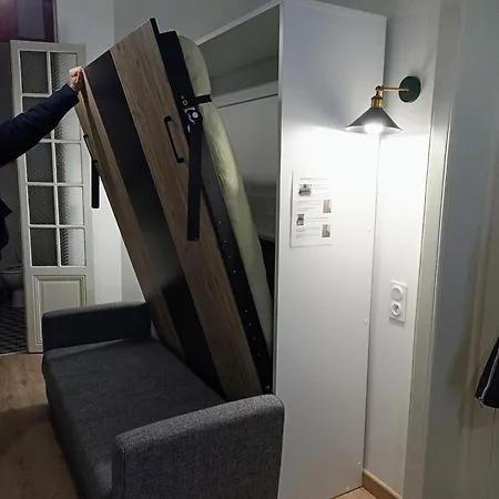 La * 梅尔·莱斯·拜恩斯